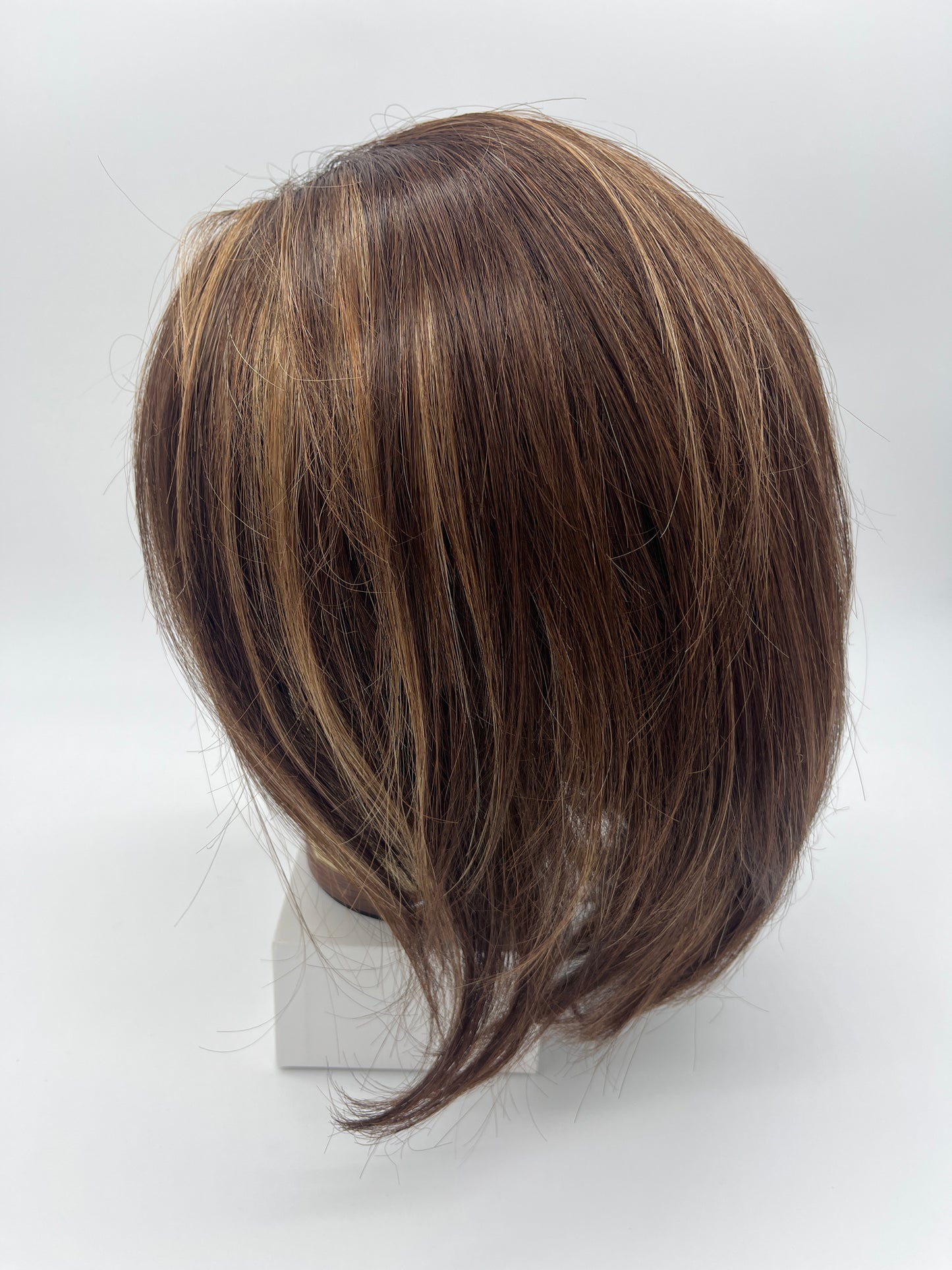 Wig Medium Length (Brown)